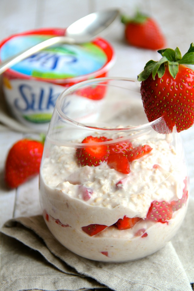 https://www.runningwithspoons.com/wp-content/uploads/2015/01/Strawberry-Coconut-Overnight-Oat-Parfait3.jpg