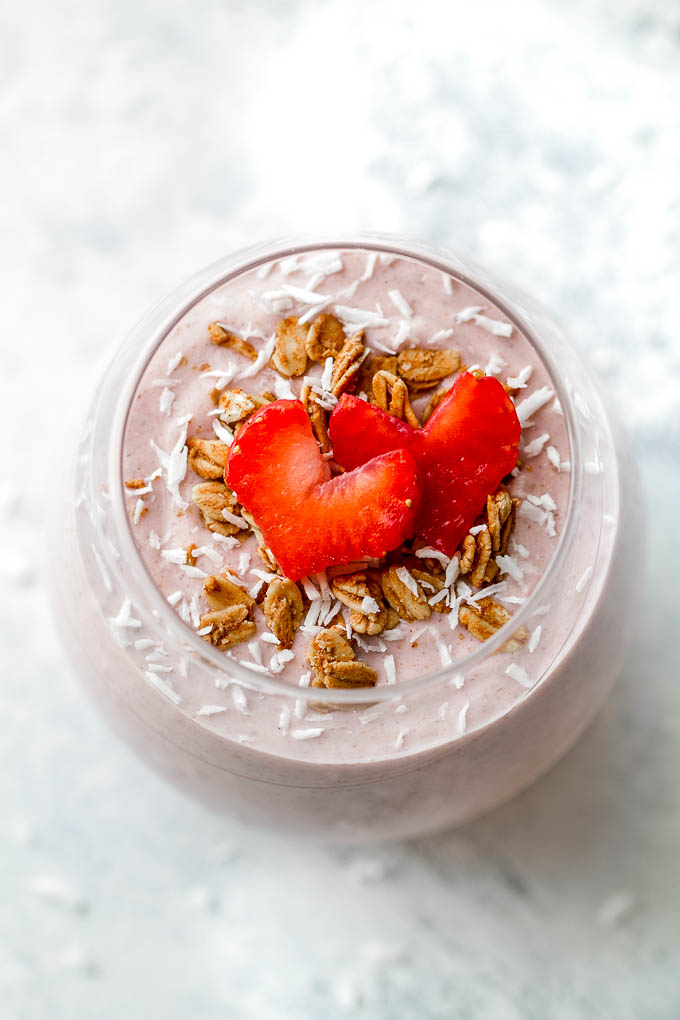 5 Minute Strawberry-Banana-Oat Smoothie